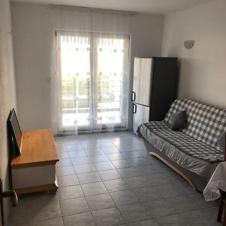 Ylli Apartment