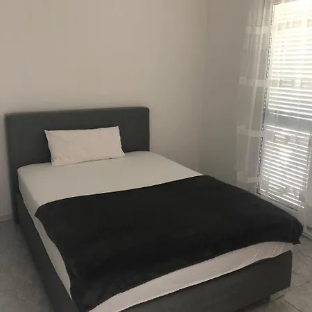 Apartment Ylli Necujam